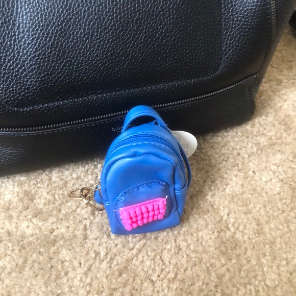 Mini keychain backpack - Picture 2 of 5